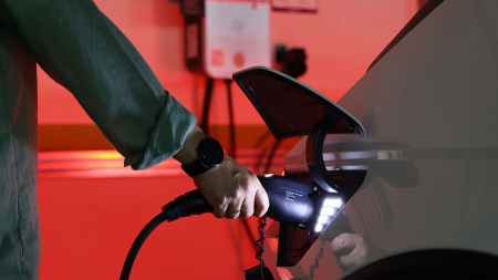 전기차 충전요금, 속도별 5단계로...가격표도 생긴다