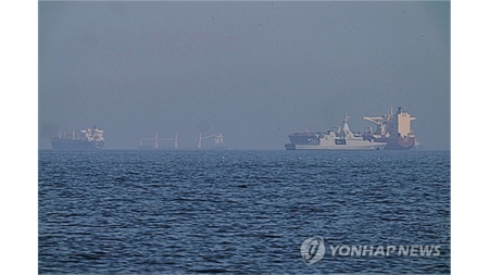 '봉쇄' 뚫고 한국행...UAE 유조선, 호르무즈 몰래 통과