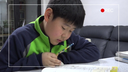 [Clear Math] 매일 수학문제집을 다섯 권이나 푸는 아이